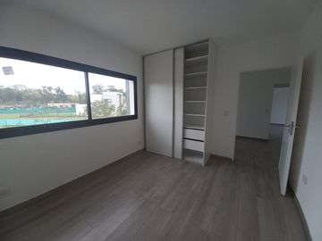 CASA A ESTRENAR EN BARRIO SAN PABLO, PILAR! EXCELENTE CALIDAD DE CONSTRUCCION!