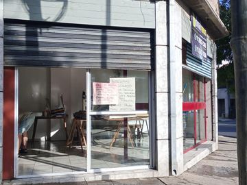 Galpón/local con baño en Venta