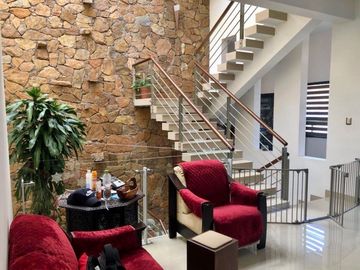 Casa en Venta en Carretera Nacional, zona Valle Alto