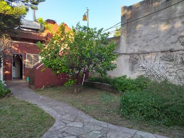 casa 3 ambientes en venta con galpón