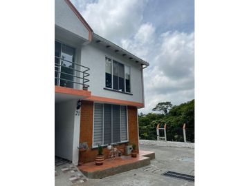 SE VENDE CASA ESQUINERA EN CONJUNTO CERRADO CIRCASIA