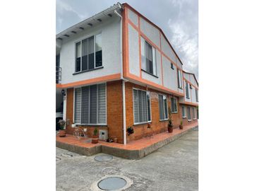 SE VENDE CASA ESQUINERA EN CONJUNTO CERRADO CIRCASIA