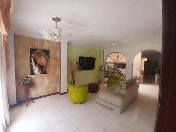 SE VENDE HERMOSA CASA EN EL INGENIO- CALI