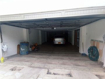 SE VENDE HERMOSA CASA EN EL INGENIO- CALI