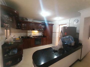 SE VENDE HERMOSA CASA EN EL INGENIO- CALI