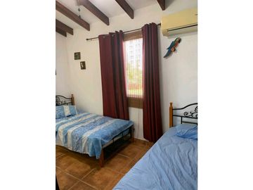 VENTA DE HERMOSA CASA EN PLAYA BLANCA, AMOBLADA, LOCALIZACIÓN PERFECTA