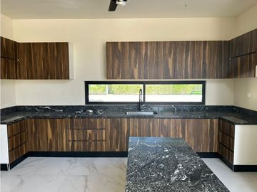 PREVENTA CASA EQUIPADA EN PRIVADA SOLUNA TEMOZON MÉRIDA