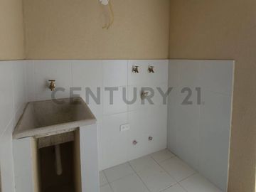 Venta Casa de Estreno en Urb. Costa Brisa, Vía a la Costa