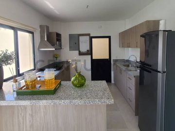 Venta Casa de Estreno en Urb. Costa Brisa, Vía a la Costa