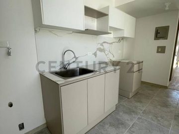 VENTA DE CASA EN CONJUNTO PRIVADO MITAD DEL MUNDO