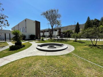 VENTA DE CASA EN CONJUNTO PRIVADO MITAD DEL MUNDO