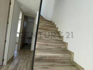 VENTA DE CASA EN CONJUNTO PRIVADO MITAD DEL MUNDO