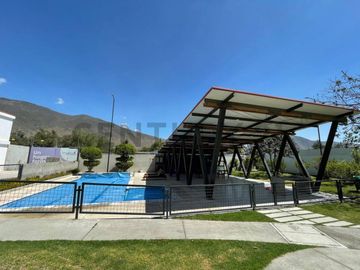 VENTA DE CASA EN CONJUNTO PRIVADO MITAD DEL MUNDO