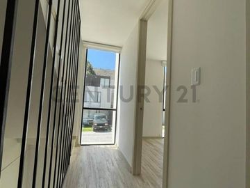 VENTA DE CASA EN CONJUNTO PRIVADO MITAD DEL MUNDO