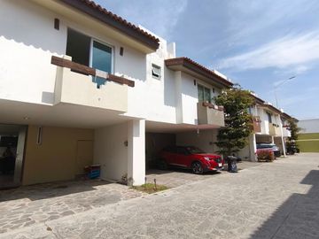 CASA EN VENTA IKAL RESIDENCIAL Santa Ana Tepatitlán