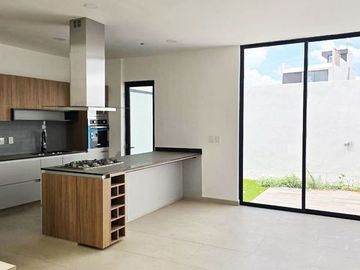 CASA EN VENTA COTO CARRARA CAPITAL NORTE