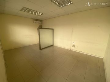 Oficina en Venta en Av el Salto