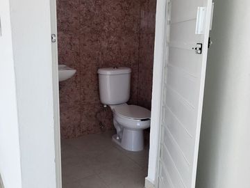 Oficinas en Venta con Patio de maniobras en Km 8.5, Ciudad del Carmen