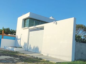 Oficinas en Venta con Patio de maniobras en Km 8.5, Ciudad del Carmen