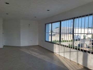 Oficinas en Venta con Patio de maniobras en Km 8.5, Ciudad del Carmen