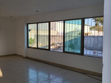 Oficinas en Venta con Patio de maniobras en Km 8.5, Ciudad del Carmen