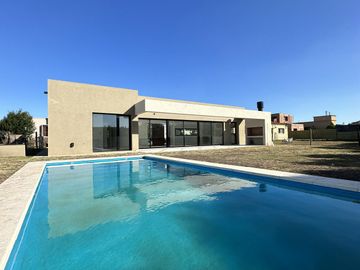 Casa en venta en Santa Juana Canning