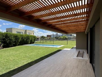 Casa en venta en Santa Juana Canning