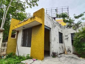 VENTA CASA 1 PISO EN LA COL YUCATAN, CERCA DE CIRCUITO COLONIAS EN MERIDA