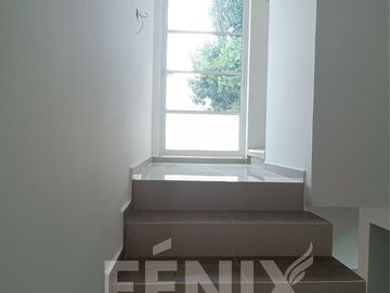 Casa en pre-venta  con habitación en planta baja - Fracc. Privado Coatepec