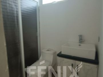 Casa en pre-venta  con habitación en planta baja - Fracc. Privado Coatepec