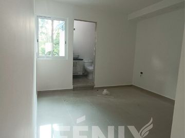 Casa en pre-venta  con habitación en planta baja - Fracc. Privado Coatepec