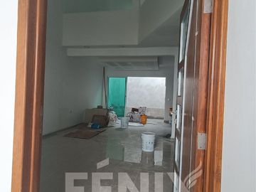 Casa en pre-venta  con habitación en planta baja - Fracc. Privado Coatepec