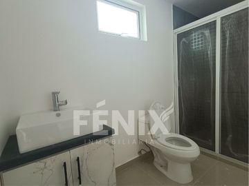 Casa en pre-venta  con habitación en planta baja - Fracc. Privado Coatepec