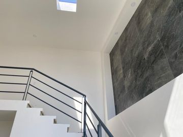 CASA MODERNA MINIMALISTA EN BRISAS