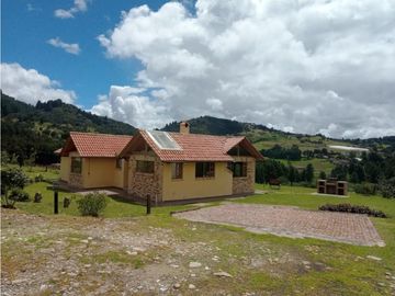 En la vereda Frailejonal de La Calera vendo linda casa de campo