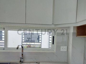 CASA A ESTRENAR AL SUR DE MANTA , URBANIZACION CRISTAL AZUL