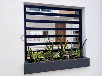 CASA A ESTRENAR AL SUR DE MANTA , URBANIZACION CRISTAL AZUL