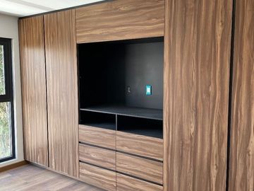 CASA SOLA TOTALMENTE REMODELADA 4 ó 5 RECÁMARAS, ESQ. PILARES, COL. LETRÁN VALLE