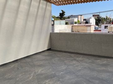 CASA SOLA TOTALMENTE REMODELADA 4 ó 5 RECÁMARAS, ESQ. PILARES, COL. LETRÁN VALLE