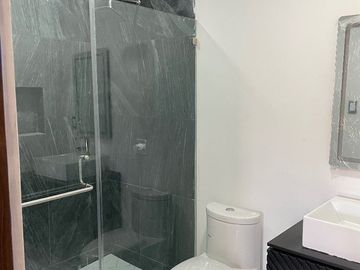CASA SOLA TOTALMENTE REMODELADA 4 ó 5 RECÁMARAS, ESQ. PILARES, COL. LETRÁN VALLE