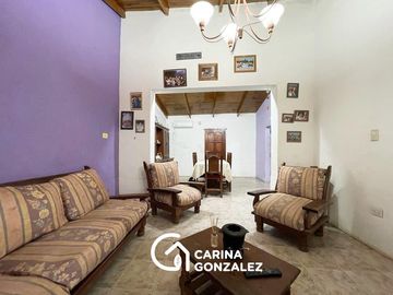 Casa en zona paseo costero