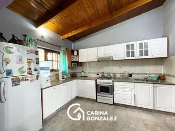 Casa en zona paseo costero