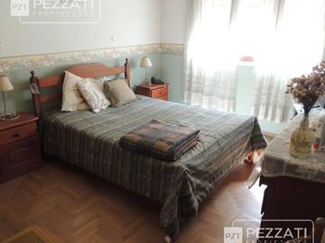Chalet.Z/ Chauvin. 3 dormitorios. Escritorio. Parque. Garage