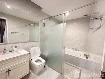 Private House for Sale at Nanthawan Serene Lake
