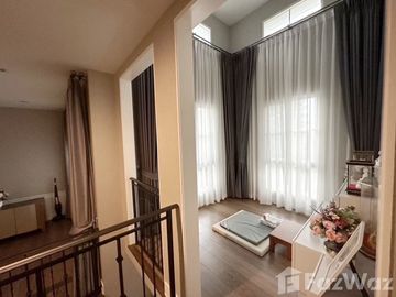 Private House for Sale at Nanthawan Serene Lake