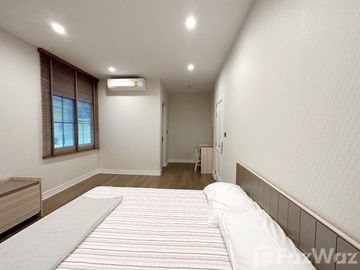 Private House for Sale at Nanthawan Serene Lake