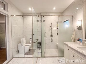 Private House for Sale at Nanthawan Serene Lake