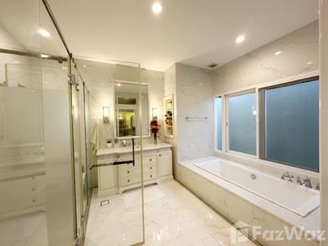 Private House for Sale at Nanthawan Serene Lake