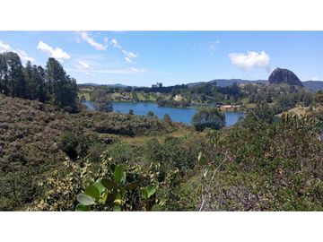 vendo finca el Peñol Antioquia, con acceso a la represa 8 hectáreas