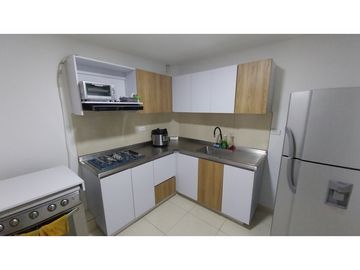 CASA VENTA   SANTA LUCIA  MEDELLN  PRIMER PISO CERCA ESTACION